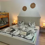 Ferienapartments Erzpanorama Apartment *